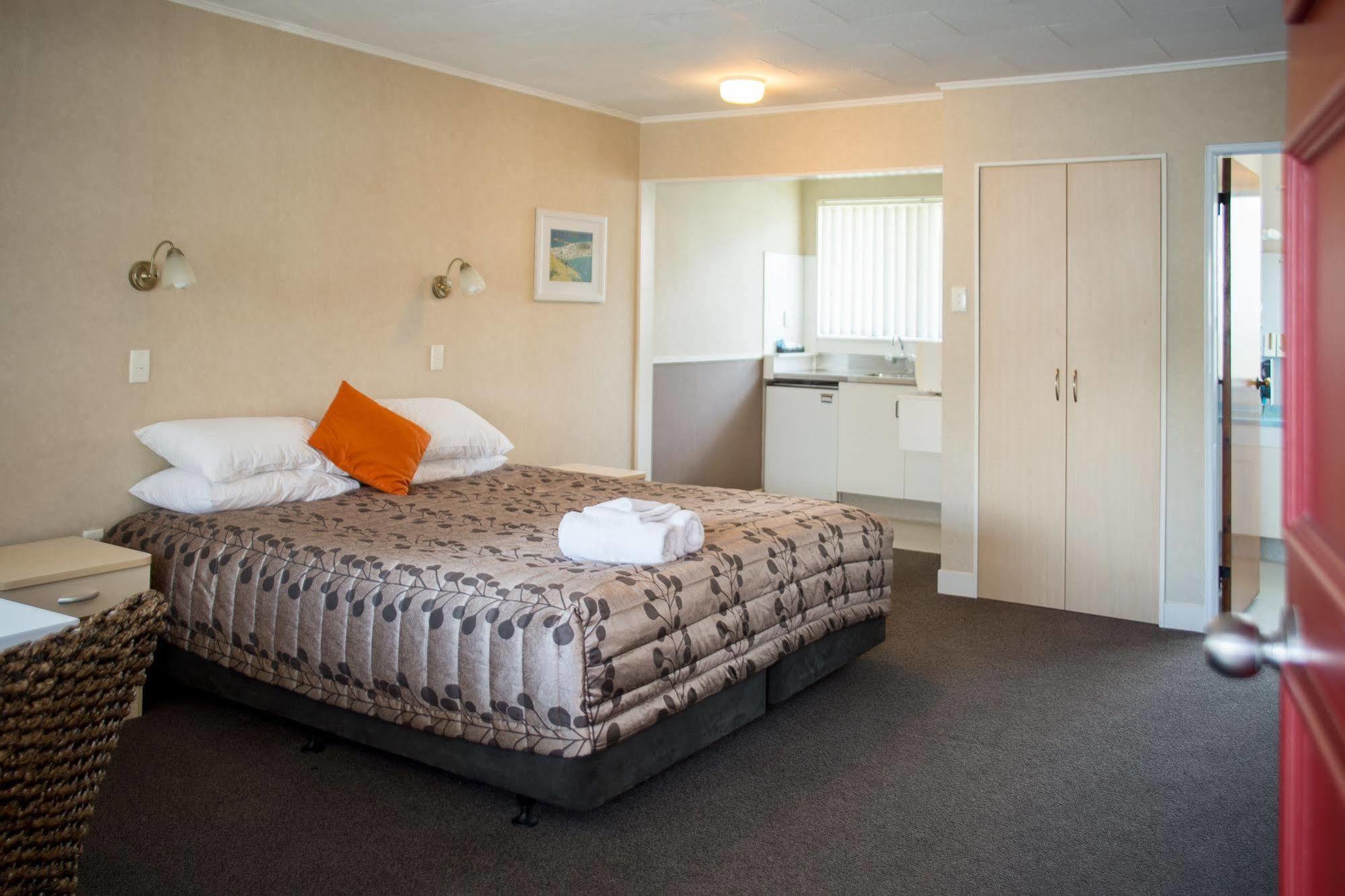 Motel Colonial On Gladstone Gisborne Exteriér fotografie
